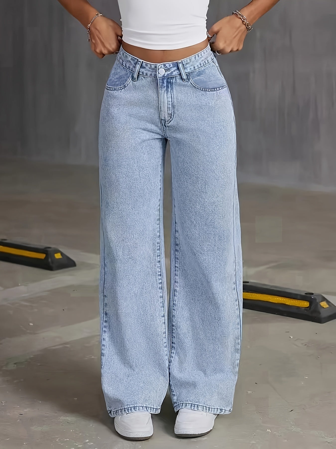 Emilia - Trendy High-Waisted Denim