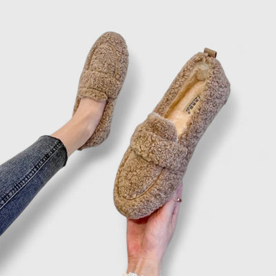 Solenne | Cozy Slippers with Elegant Design