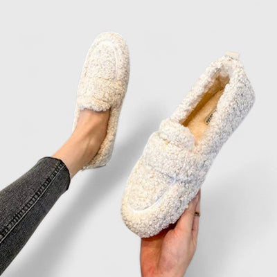 Solenne | Cozy Slippers with Elegant Design
