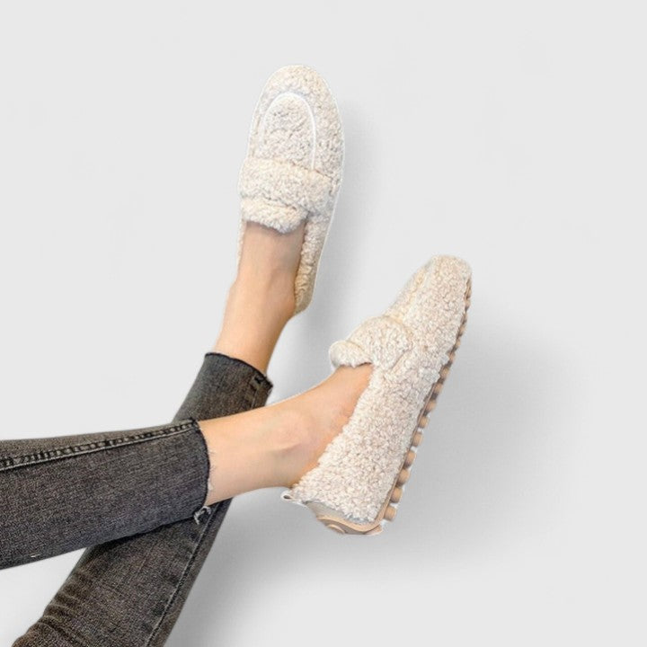 Solenne | Cozy Slippers with Elegant Design