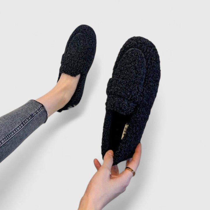 Solenne | Cozy Slippers with Elegant Design